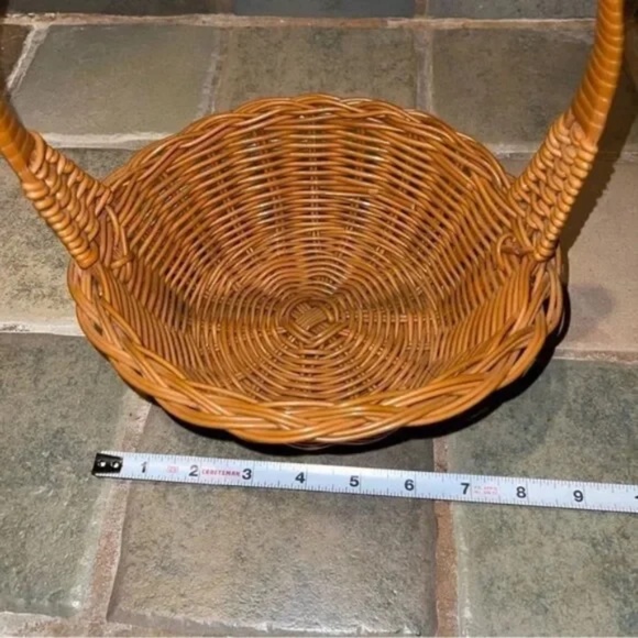 Bohemian Cottage Core Plastic Wicker Basket - Picture 6 of 8